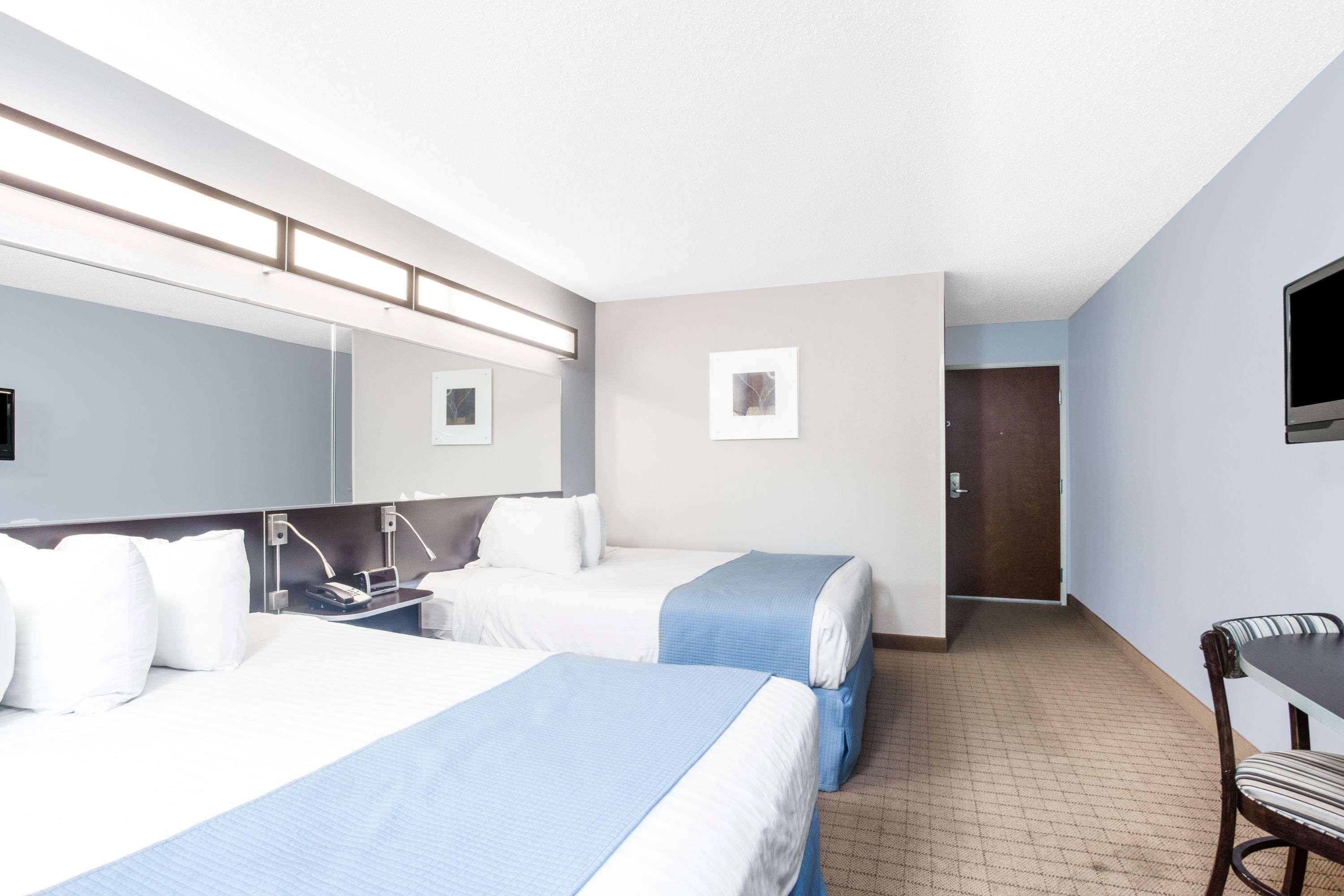 Microtel Inn & Suites Bath Exterior photo