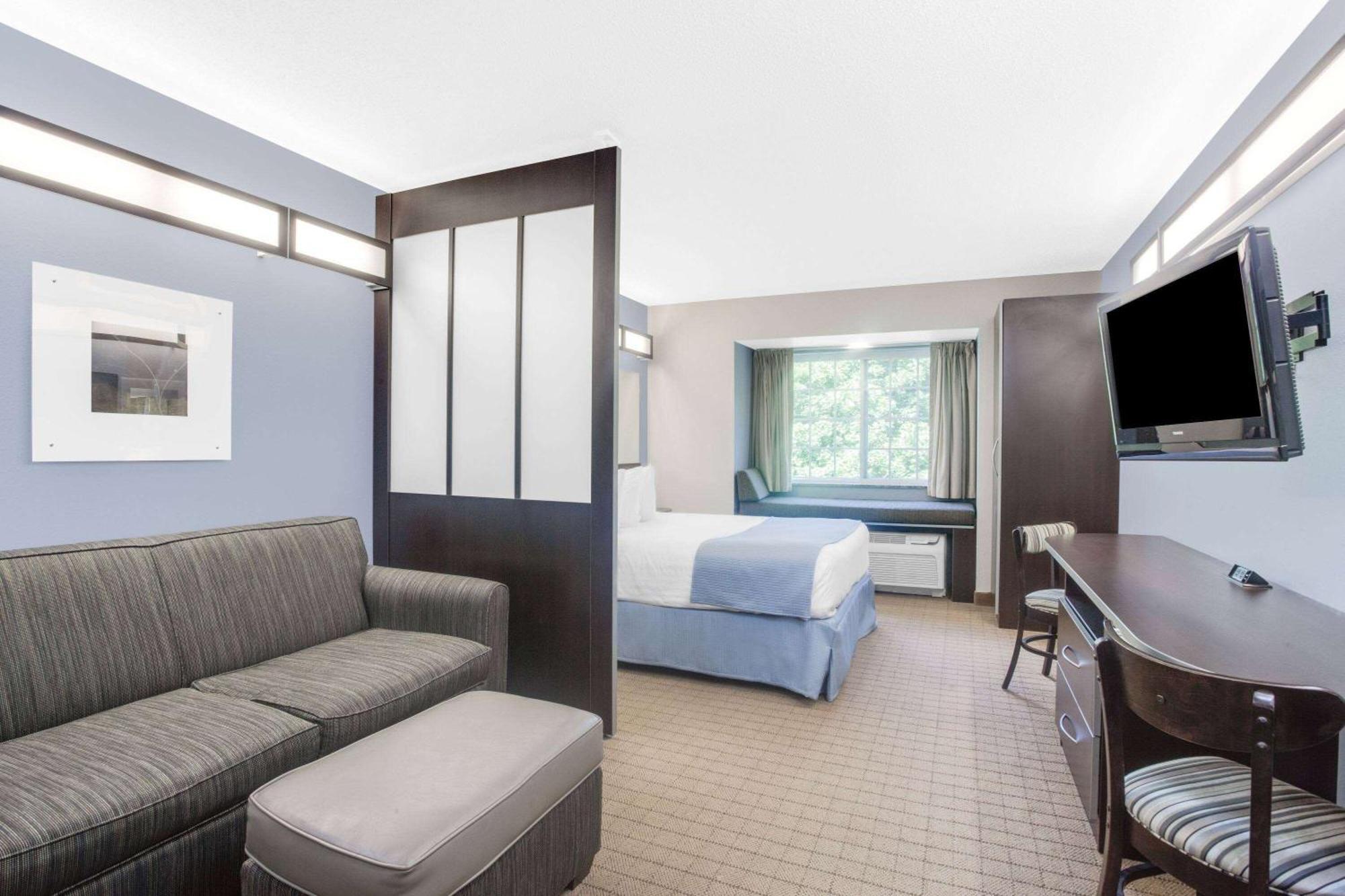 Microtel Inn & Suites Bath Exterior photo